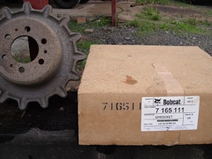 Звездочка ведущая Bobcat #7165111   