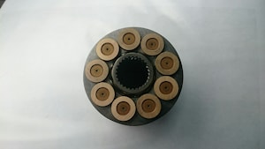 Блок поршней с подклапанной пластиной для гидромотора MAG-16N