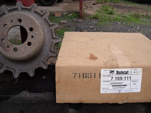 Звездочка привода гусеницы 7165111 для Bobcat T190, T180  
